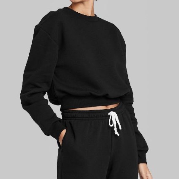 wild fable Tops - NWOT Wild Fable Black Sweatshirt